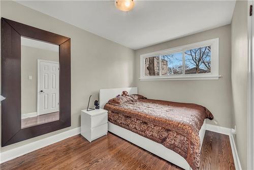 39 Bland Avenue, Stoney Creek, ON - Indoor Photo Showing Bedroom