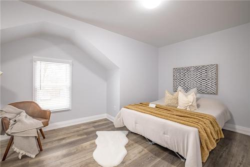 19 Whitworth Street, St. Catharines, ON - Indoor Photo Showing Bedroom