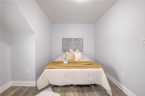 19 Whitworth Street, St. Catharines, ON - Indoor Photo Showing Bedroom