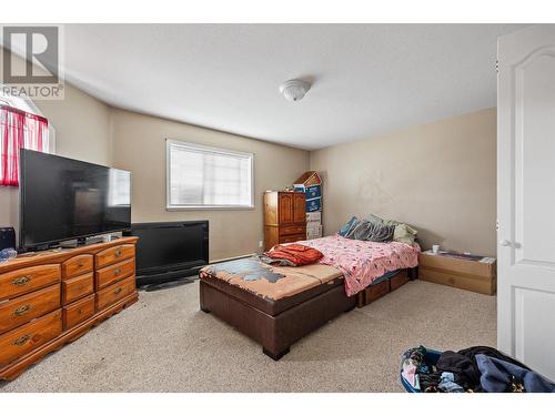 270-272 Taylor Road, Kelowna, BC - Indoor Photo Showing Bedroom