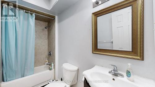 3066 Mallbridge Cres, Mississauga, ON - Indoor Photo Showing Bathroom