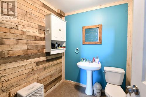 899 Pouch Cove Line, Pouch Cove, NL - Indoor Photo Showing Bathroom