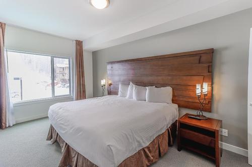 312 - 400 Stemwinder Drive, Kimberley, BC - Indoor Photo Showing Bedroom