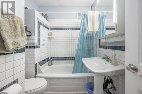 122 Fairview Ave, Kamloops, BC - Indoor Photo Showing Bathroom
