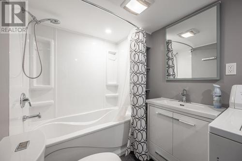 122 Fairview Ave, Kamloops, BC - Indoor Photo Showing Bathroom