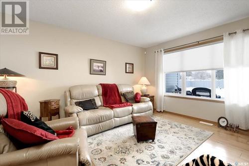 302 Okanese Avenue N, Fort Qu'Appelle, SK - Indoor Photo Showing Living Room