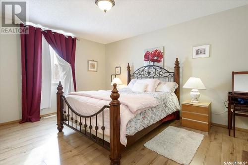 302 Okanese Avenue N, Fort Qu'Appelle, SK - Indoor Photo Showing Bedroom