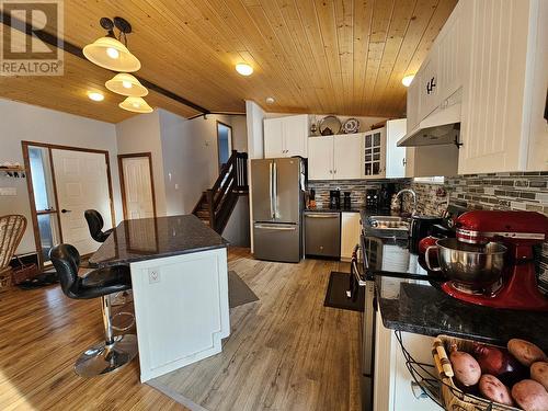 56 Sukunka Place, Tumbler Ridge, BC - Indoor Photo Showing Kitchen