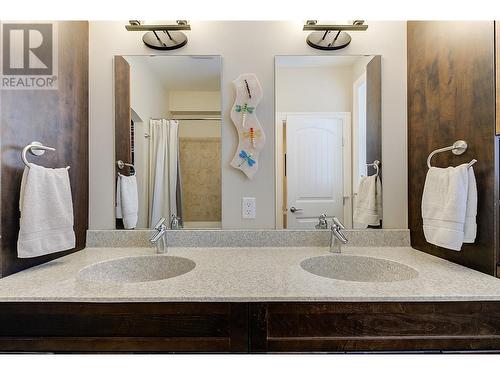 2217 Sunview Drive, West Kelowna, BC - Indoor Photo Showing Bathroom