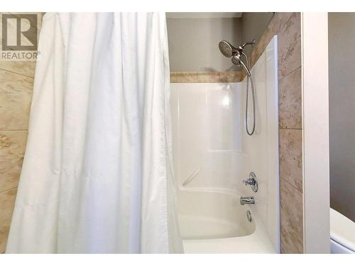 2217 Sunview Drive, West Kelowna, BC - Indoor Photo Showing Bathroom