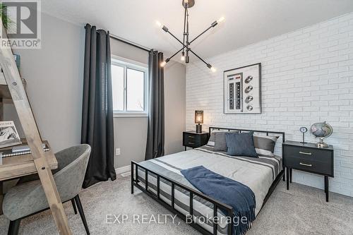 300 Grange Rd E, Guelph, ON - Indoor Photo Showing Bedroom