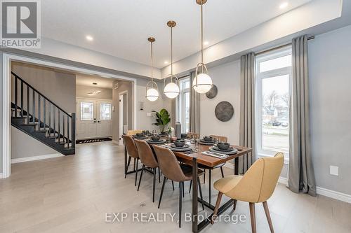 300 Grange Rd E, Guelph, ON - Indoor Photo Showing Dining Room
