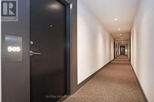 #505E -8868 Yonge St, Richmond Hill, ON - Indoor Photo Showing Other Room