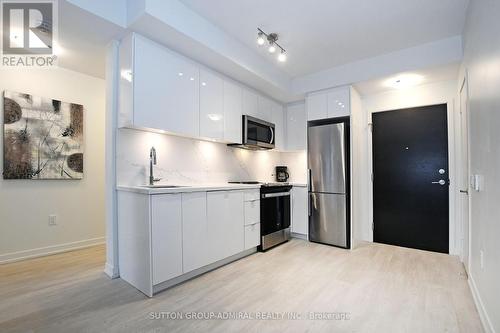 #505E -8868 Yonge St, Richmond Hill, ON - Indoor Photo Showing Kitchen With Upgraded Kitchen