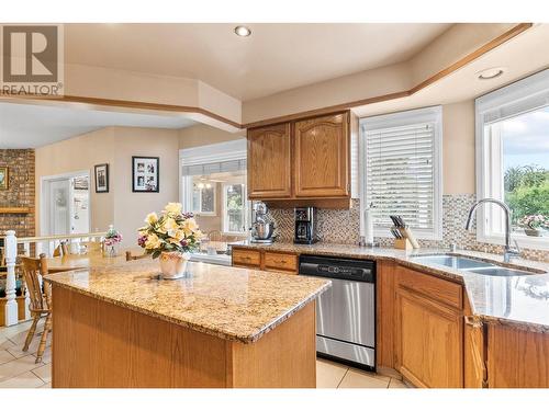 4011 Kentucky Place, Kelowna, BC - Indoor Photo Showing Kitchen With Double Sink