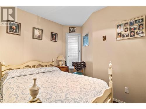 4011 Kentucky Place, Kelowna, BC - Indoor Photo Showing Bedroom