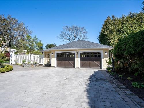 2970 Rutland Rd, Oak Bay, BC - Outdoor