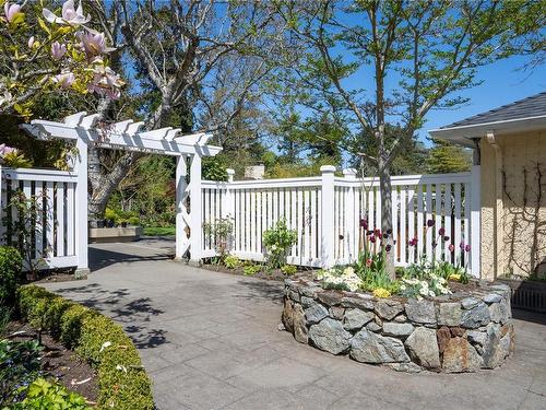 2970 Rutland Rd, Oak Bay, BC - Outdoor