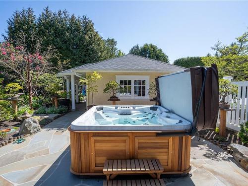 2970 Rutland Rd, Oak Bay, BC - Outdoor