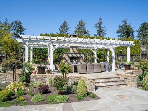 2970 Rutland Rd, Oak Bay, BC - Outdoor