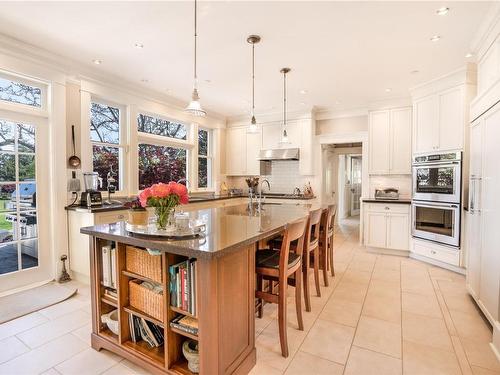 2970 Rutland Rd, Oak Bay, BC - Indoor Photo Showing Kitchen With Upgraded Kitchen