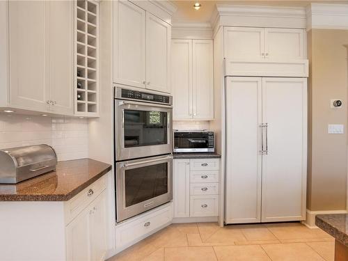 2970 Rutland Rd, Oak Bay, BC - Indoor Photo Showing Kitchen