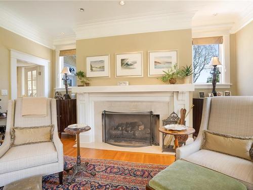 2970 Rutland Rd, Oak Bay, BC - Indoor Photo Showing Living Room With Fireplace