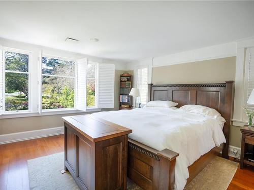 2970 Rutland Rd, Oak Bay, BC - Indoor Photo Showing Bedroom