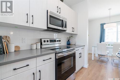2328 Saunders Crescent, Regina, SK - Indoor Photo Showing Kitchen With Upgraded Kitchen