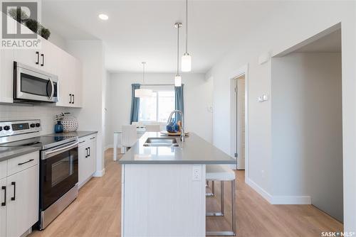 2328 Saunders Crescent, Regina, SK - Indoor Photo Showing Kitchen With Upgraded Kitchen