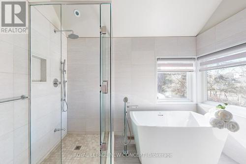 24 Fleetwell Crt, Toronto, ON - Indoor Photo Showing Bathroom