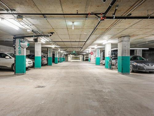 Garage - 2614-2300 Rue Tupper, Montréal (Ville-Marie), QC - Indoor Photo Showing Garage