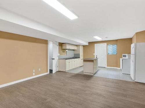 444 Azure Place, Kamloops, BC - Indoor Photo Showing Other Room