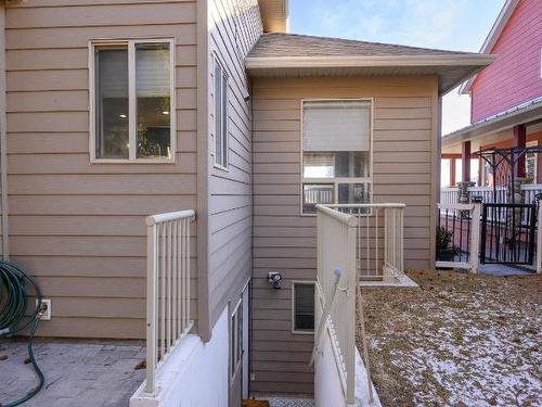 444 Azure Place, Kamloops, BC - Outdoor With Exterior