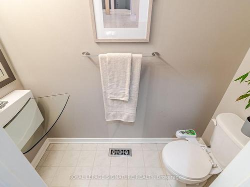 13 Victoria Wood Ave, Markham, ON - Indoor Photo Showing Bathroom