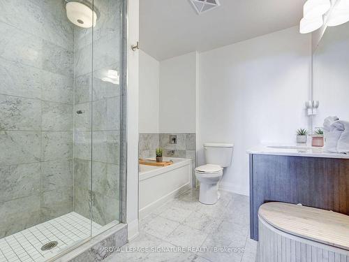 503-15277 Yonge St, Aurora, ON - Indoor Photo Showing Bathroom
