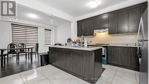 25 Faye St, Brampton, ON - Indoor Photo Showing Kitchen With Upgraded Kitchen
