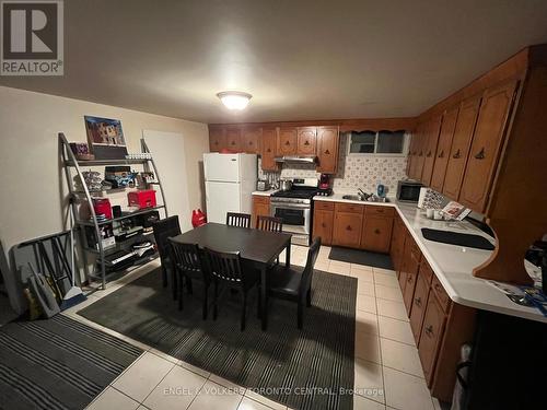 5347 Elm St, Niagara Falls, ON - Indoor Photo Showing Kitchen With Double Sink