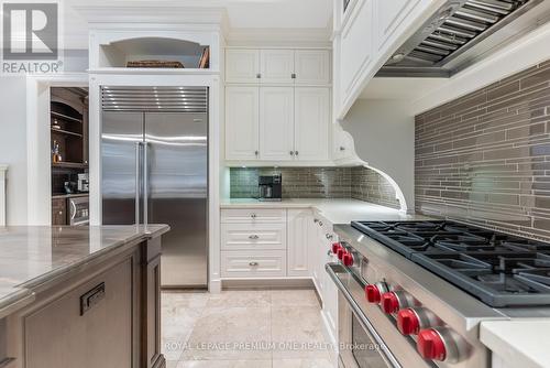 6 Weller Crescent, Vaughan, ON - Indoor Photo Showing Kitchen With Upgraded Kitchen