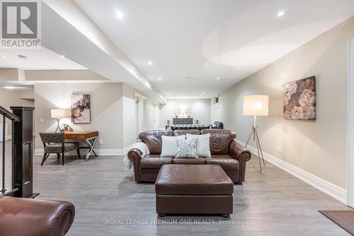 6 Weller Crescent, Vaughan, ON - Indoor Photo Showing Living Room