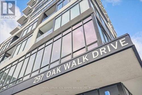 #809 -297 Oak Walk Dr, Oakville, ON - Outdoor