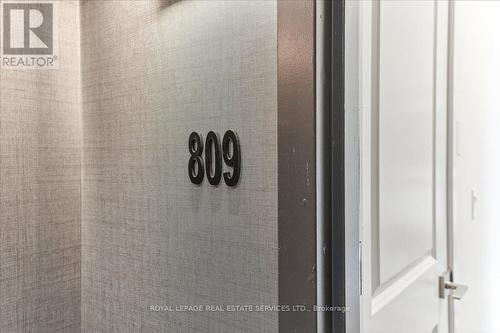 #809 -297 Oak Walk Dr, Oakville, ON - Indoor Photo Showing Bathroom