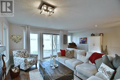 568 Oxbow Crescent, Collingwood, ON - Indoor Photo Showing Living Room