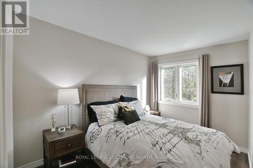 568 Oxbow Cres, Collingwood, ON - Indoor Photo Showing Bedroom