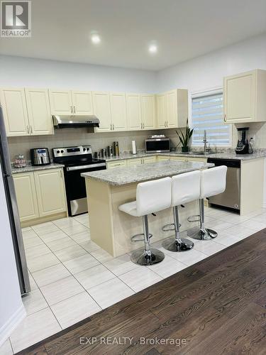 101 Werry Avenue, Southgate, ON - Indoor Photo Showing Kitchen With Upgraded Kitchen