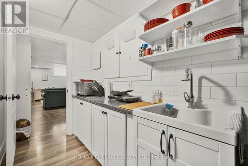 22 Devonleigh Drive, Amaranth, ON - Indoor Photo Showing Kitchen