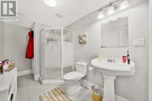 22 Devonleigh Drive, Amaranth, ON - Indoor Photo Showing Bathroom