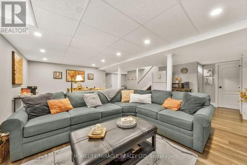 22 Devonleigh Drive, Amaranth, ON - Indoor Photo Showing Living Room