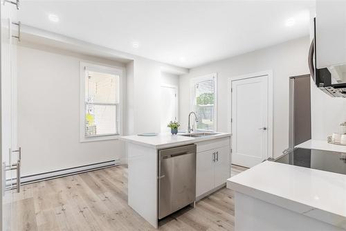 2546 Wilson Street W, Ancaster, ON - Indoor Photo Showing Kitchen With Double Sink