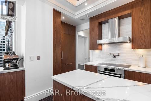 4804 - 311 Bay Street, Toronto, ON - Indoor Photo Showing Kitchen With Upgraded Kitchen